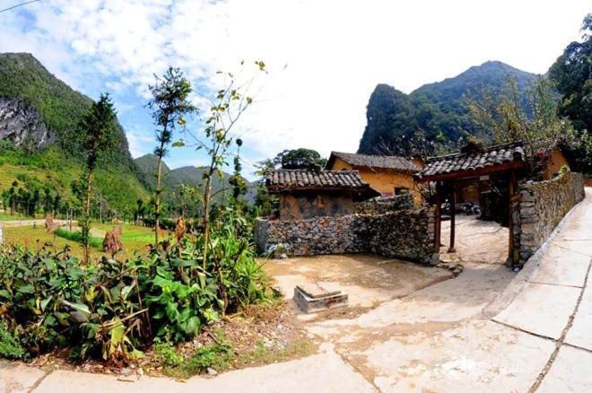 Nha Nghi T&T Hotel Dồng Van Bagian luar foto