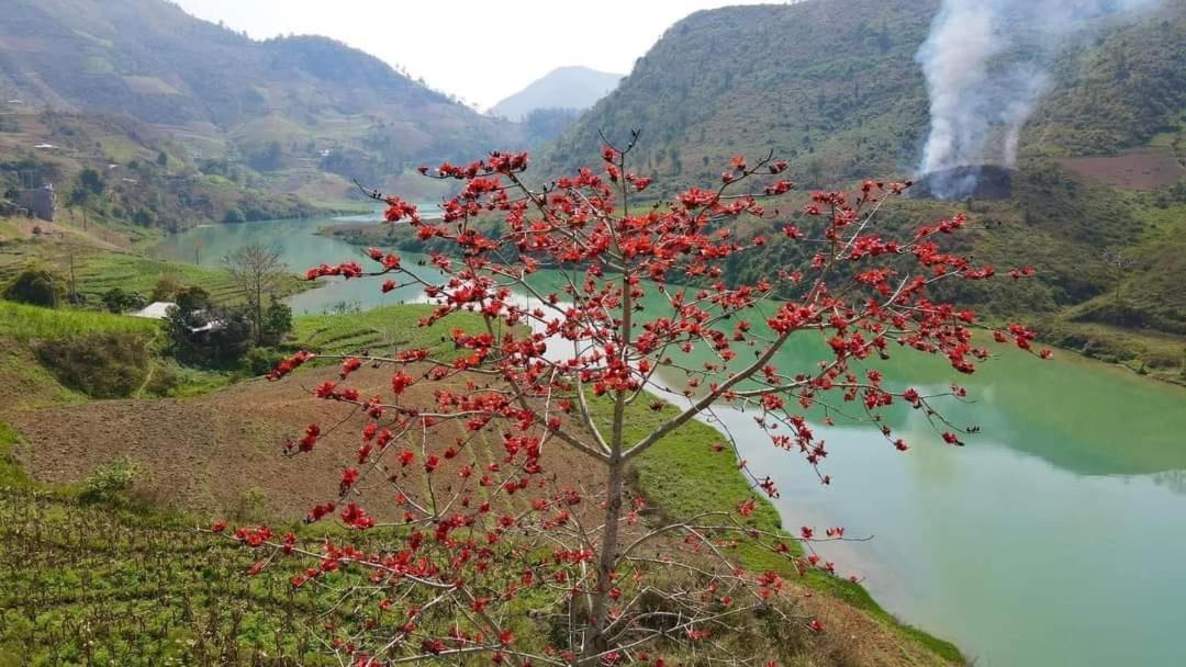 Nha Nghi T&T Hotel Dồng Van Bagian luar foto