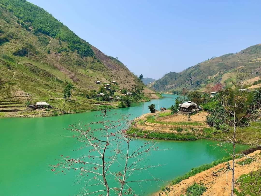 Nha Nghi T&T Hotel Dồng Van Bagian luar foto