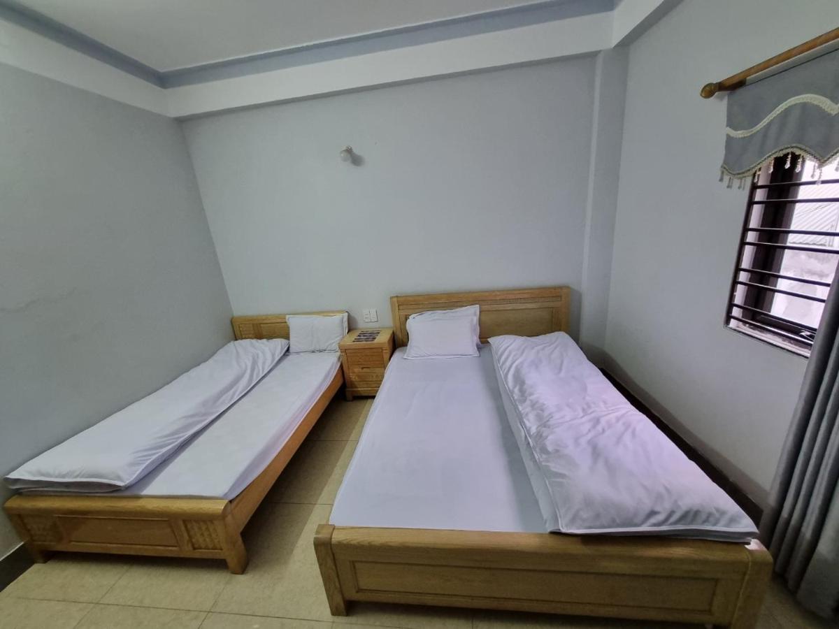Nha Nghi T&T Hotel Dồng Van Bagian luar foto