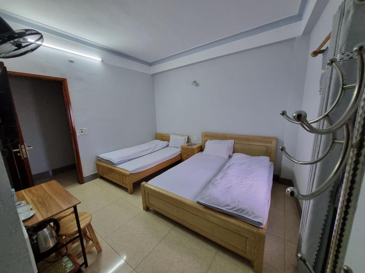 Nha Nghi T&T Hotel Dồng Van Bagian luar foto